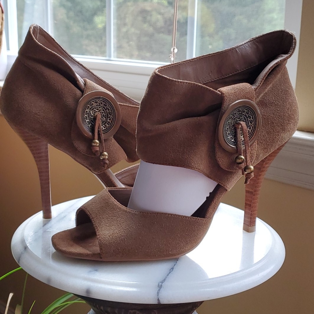Camel  high heels suede sandals